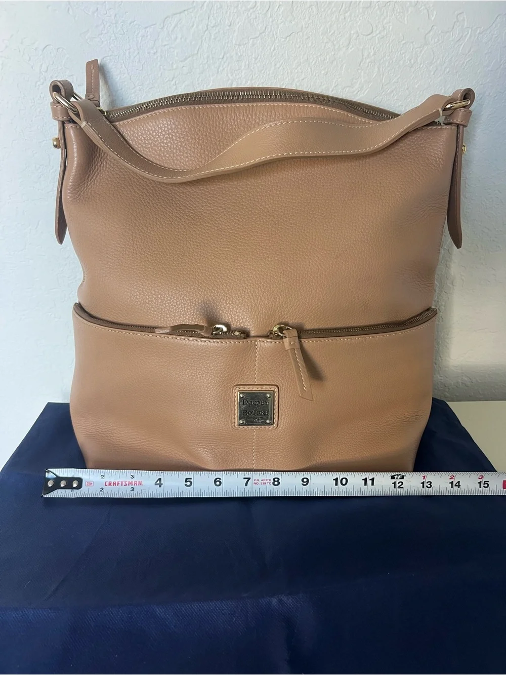 Dooney & Bourke Large Pebbled Leather Hobo Bag Tan Taupe Shoulder Purse Zip